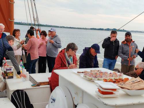 Ap�ritif dinatoire sur Biche � Najet Daghari